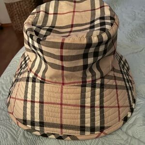 Burberry Beige Black Plaid Bucket Hat with Red Accent